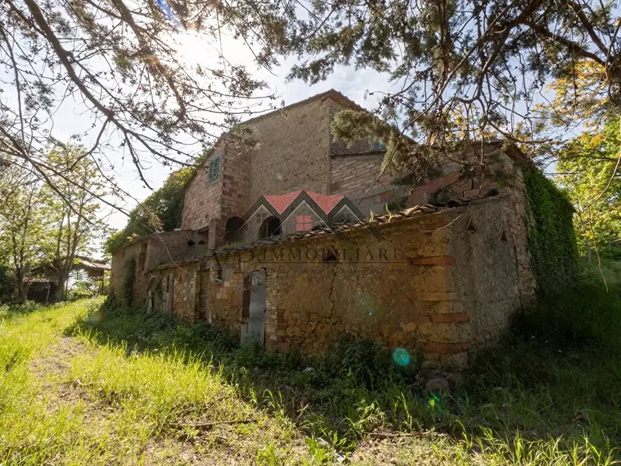 Immagine 10 di Casa colonica in vendita  a Pomarance