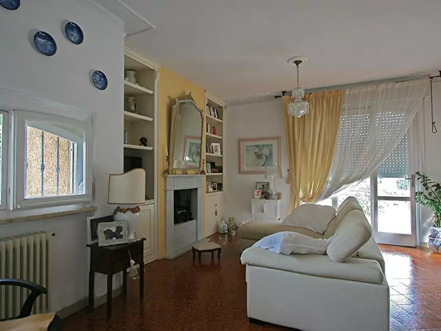 Immagine 4 di Casa bifamiliare in vendita  a Collesalvetti
