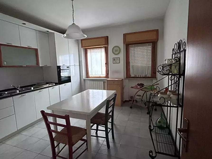 Immagine 8 di Appartamento in vendita  a Aulla