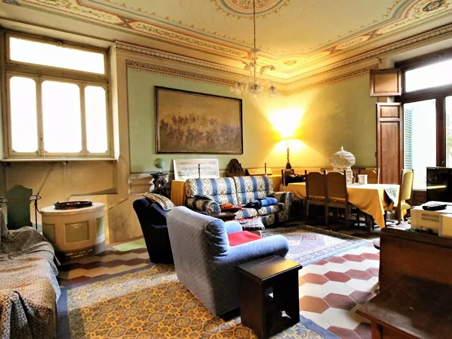 Immagine 9 di Appartamento in vendita  a Lucca