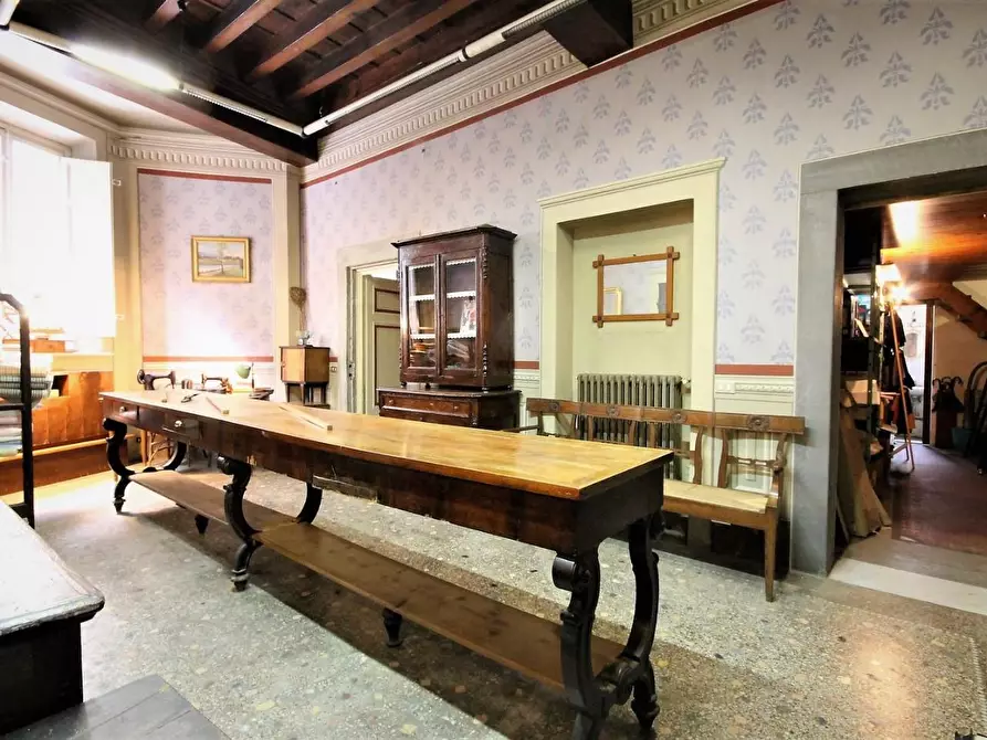 Immagine 18 di Appartamento in vendita  a Lucca