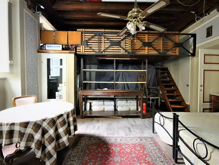 Immagine 21 di Appartamento in vendita  a Lucca