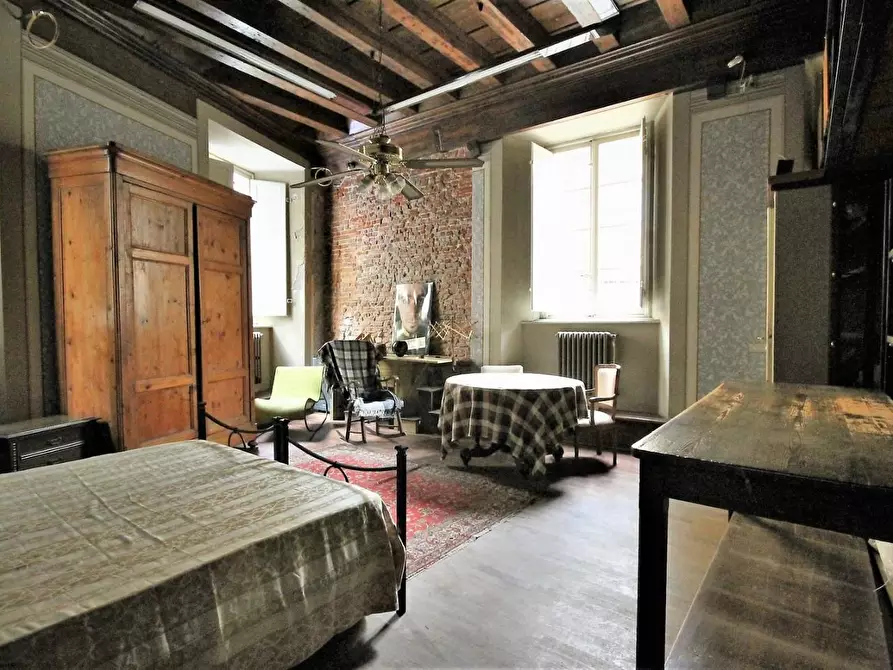 Immagine 19 di Appartamento in vendita  a Lucca