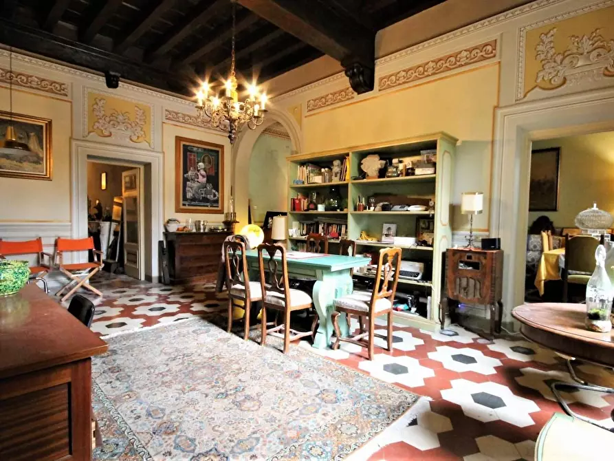 Immagine 6 di Appartamento in vendita  a Lucca