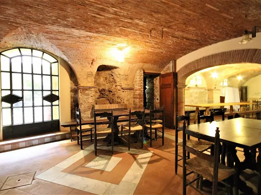 Immagine 37 di Appartamento in vendita  a Lucca