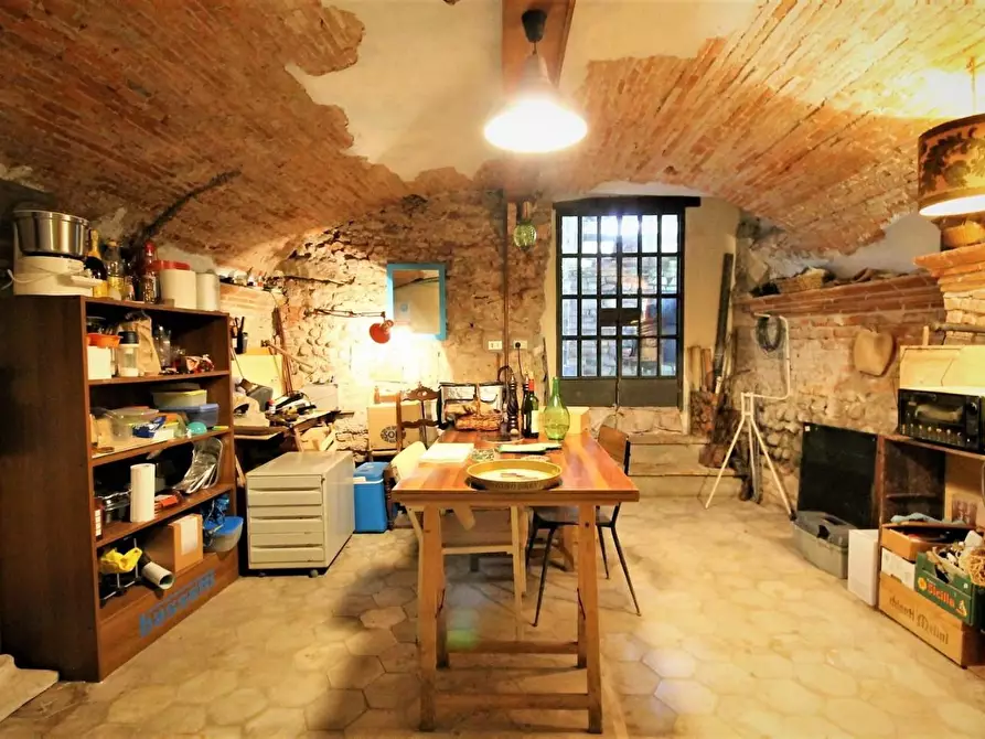 Immagine 23 di Appartamento in vendita  a Lucca