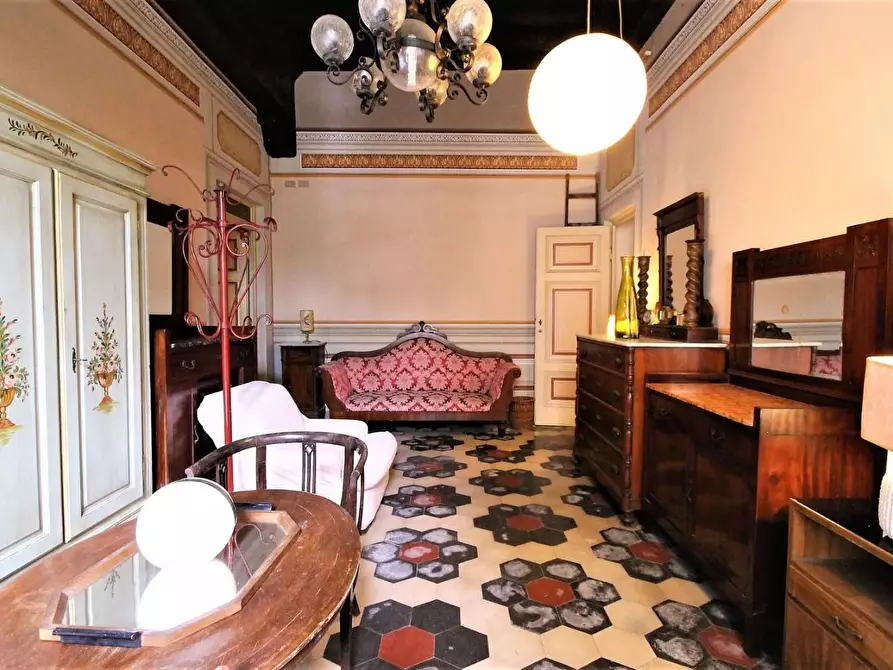 Immagine 14 di Appartamento in vendita  a Lucca