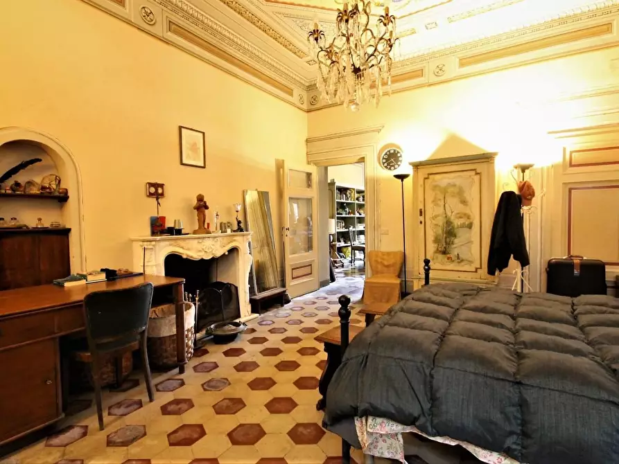 Immagine 8 di Appartamento in vendita  a Lucca