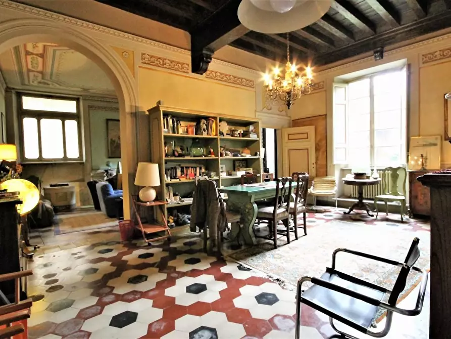 Immagine 4 di Appartamento in vendita  a Lucca