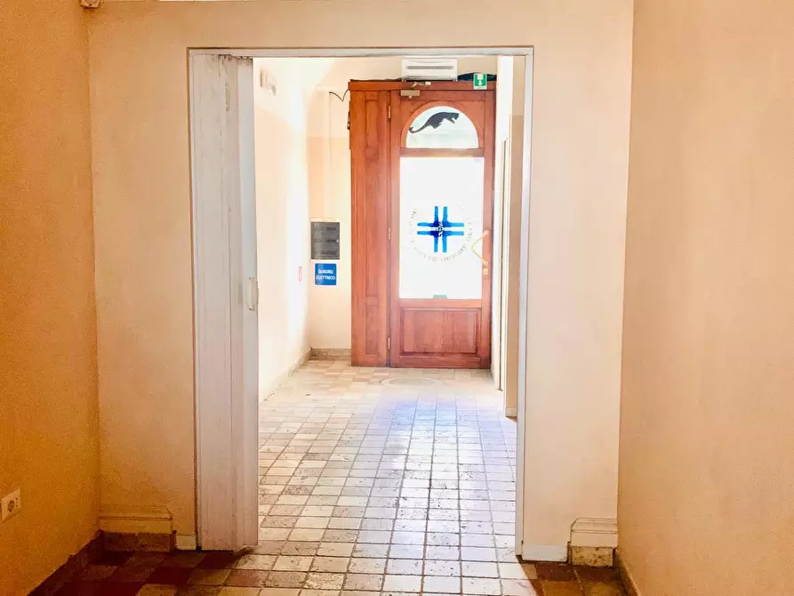Immagine 7 di Locale commerciale in vendita  a Cerreto Guidi