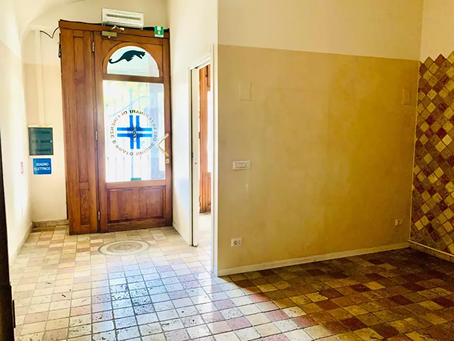 Immagine 2 di Locale commerciale in vendita  a Cerreto Guidi