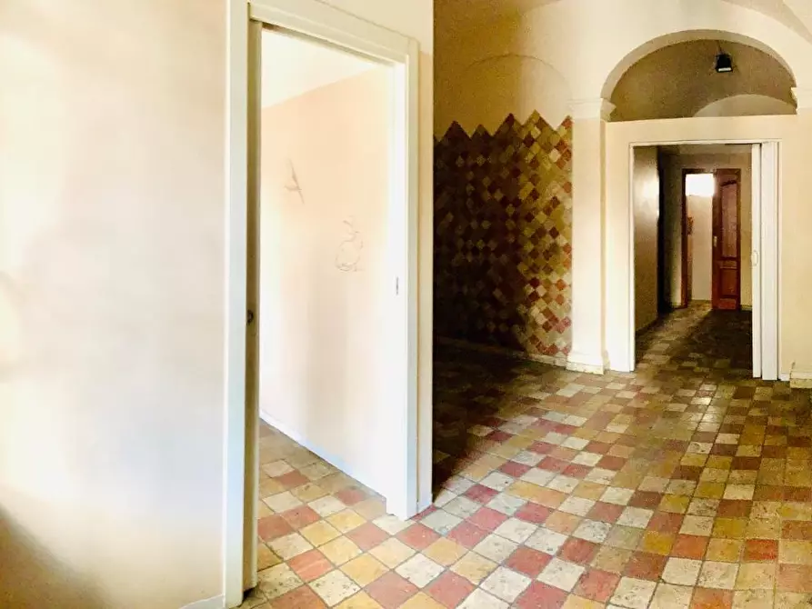 Immagine 4 di Locale commerciale in vendita  a Cerreto Guidi