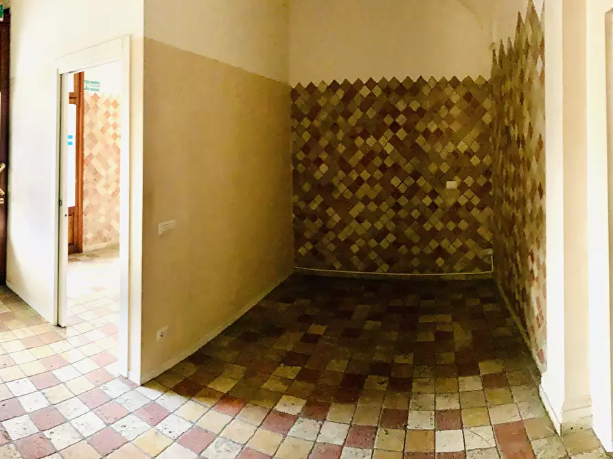 Immagine 10 di Locale commerciale in vendita  a Cerreto Guidi