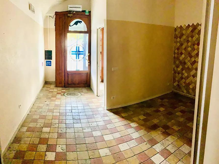 Immagine 8 di Locale commerciale in vendita  a Cerreto Guidi