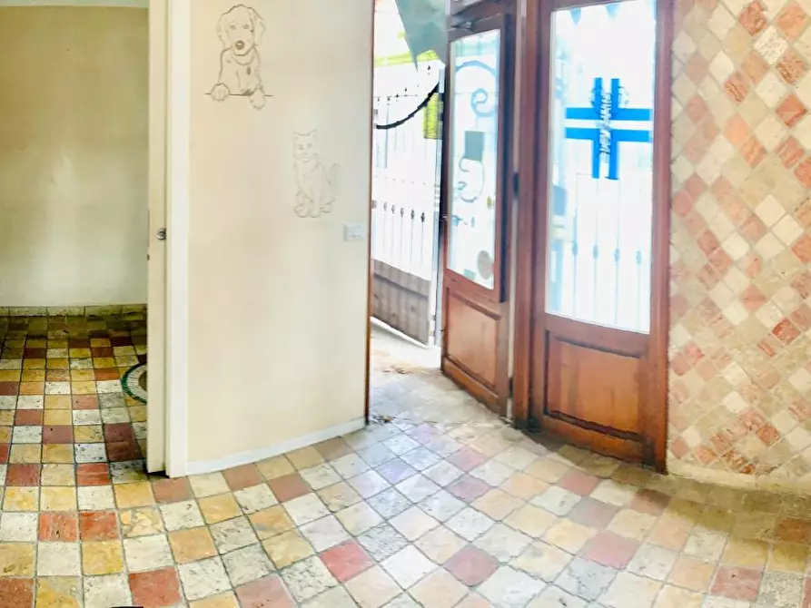 Immagine 9 di Locale commerciale in vendita  a Cerreto Guidi