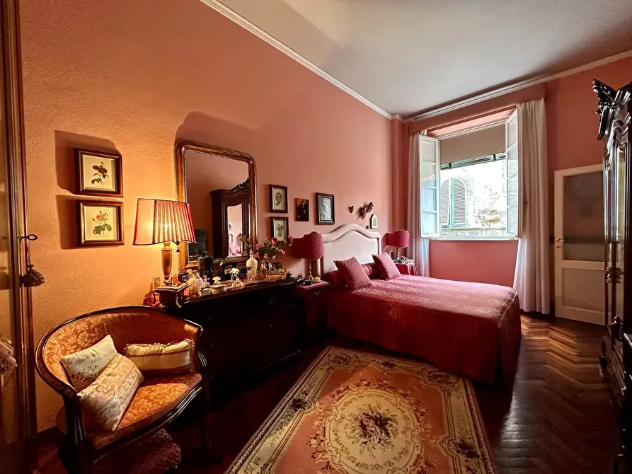 Immagine 16 di Appartamento in vendita  a Lucca