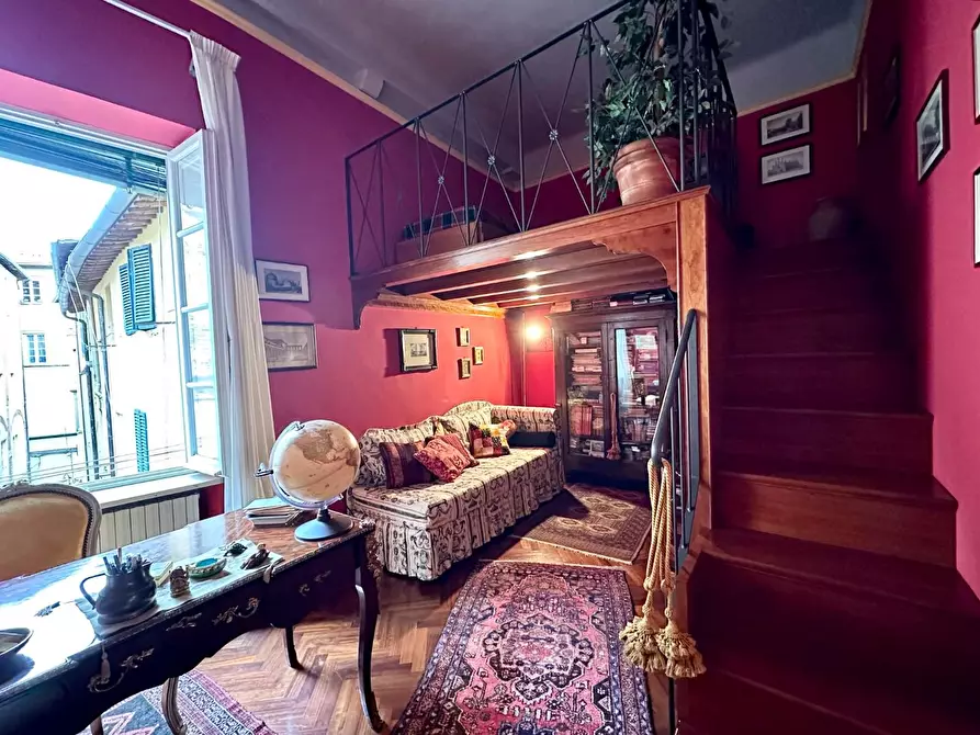 Immagine 39 di Appartamento in vendita  a Lucca