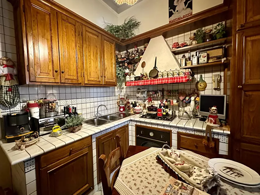 Immagine 33 di Appartamento in vendita  a Lucca