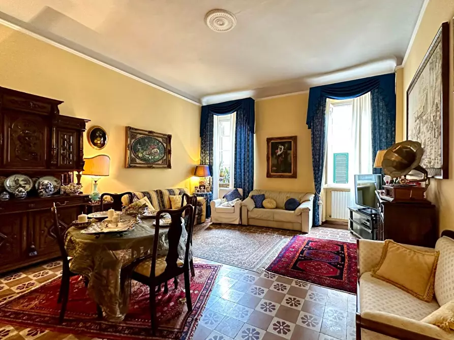 Immagine 6 di Appartamento in vendita  a Lucca