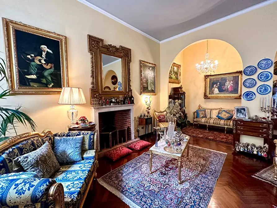 Immagine 4 di Appartamento in vendita  a Lucca