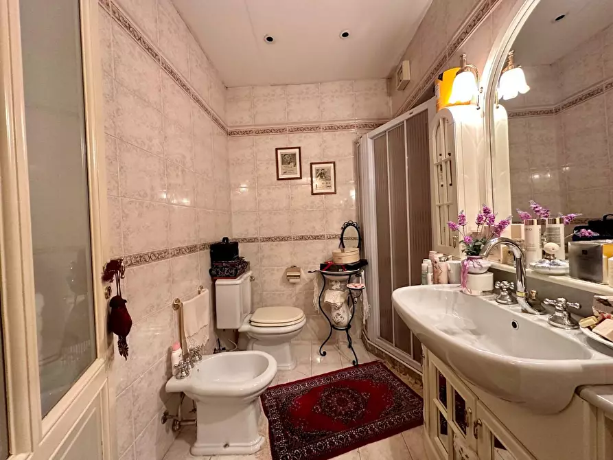 Immagine 24 di Appartamento in vendita  a Lucca