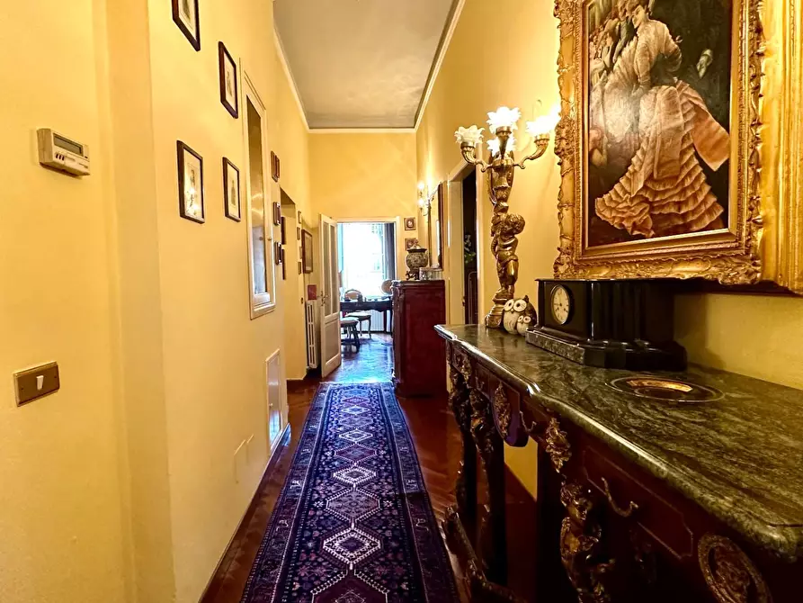 Immagine 14 di Appartamento in vendita  a Lucca