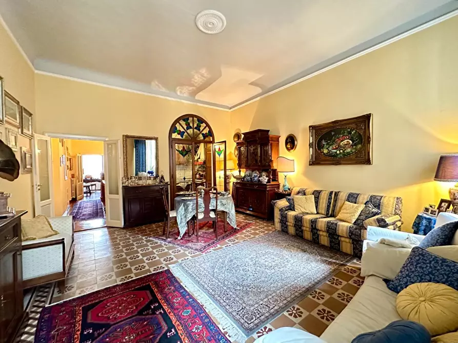 Immagine 7 di Appartamento in vendita  a Lucca