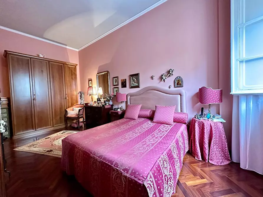 Immagine 17 di Appartamento in vendita  a Lucca