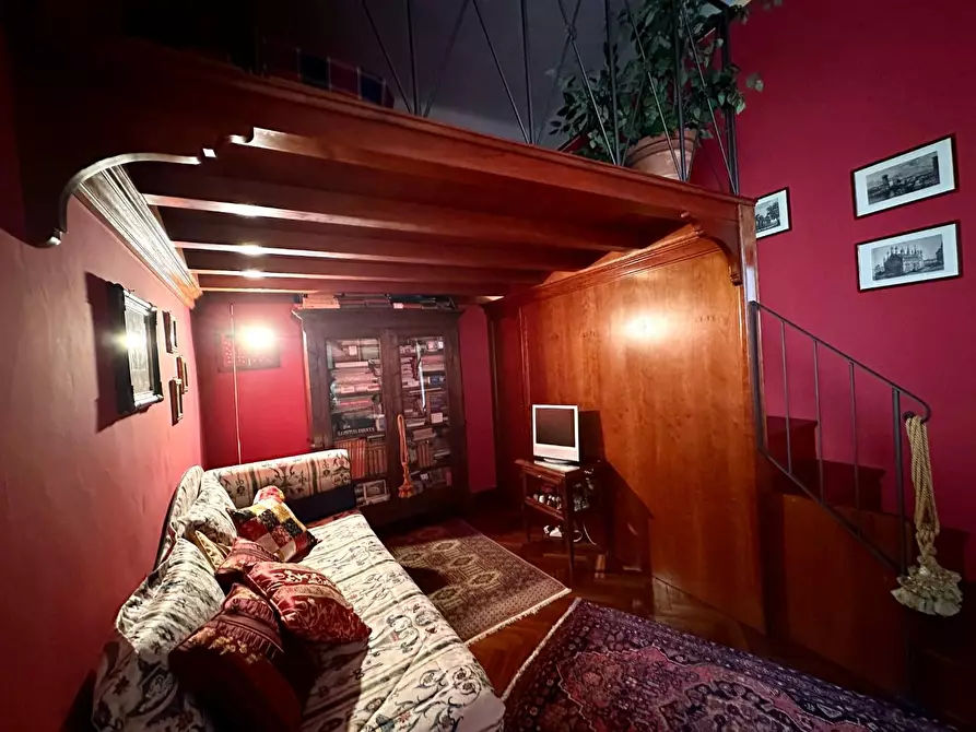 Immagine 22 di Appartamento in vendita  a Lucca