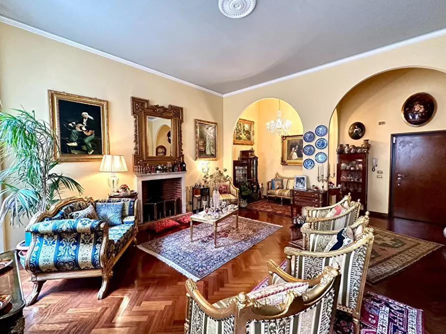 Immagine 26 di Appartamento in vendita  a Lucca