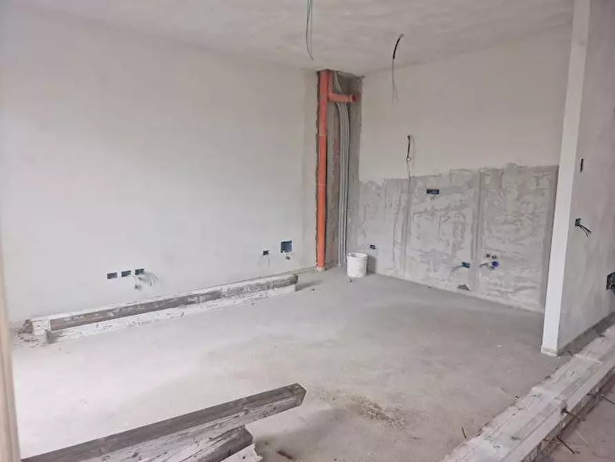 Immagine 1 di Appartamento in vendita  a Carrara