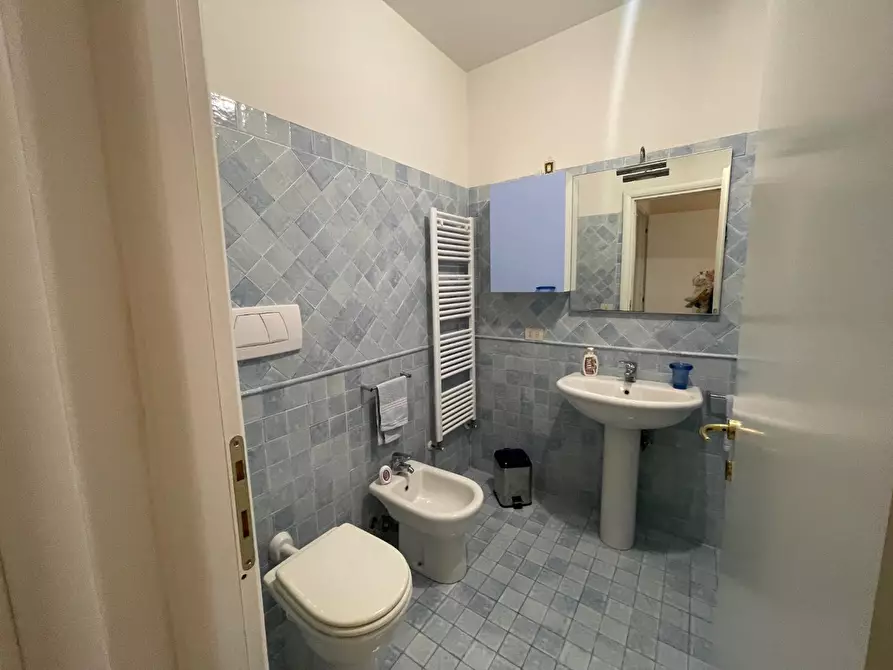 Immagine 7 di Appartamento in vendita  a Montignoso