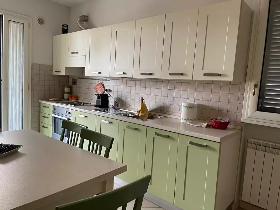 Immagine 2 di Appartamento in vendita  a Montignoso