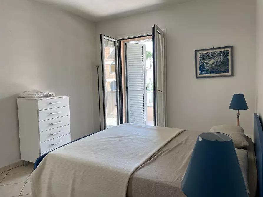 Immagine 4 di Appartamento in vendita  a Montignoso