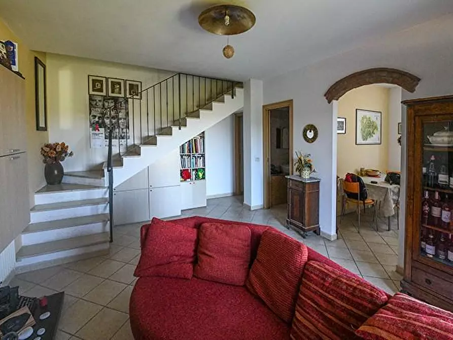 Immagine 2 di Porzione di casa in vendita  a Murlo