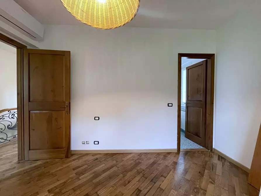 Immagine 59 di Villa in vendita  a Camaiore