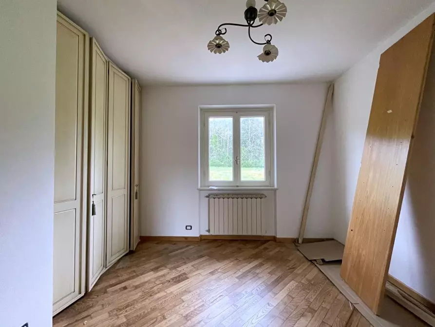 Immagine 39 di Villa in vendita  a Camaiore