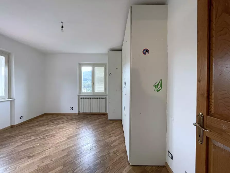 Immagine 52 di Villa in vendita  a Camaiore