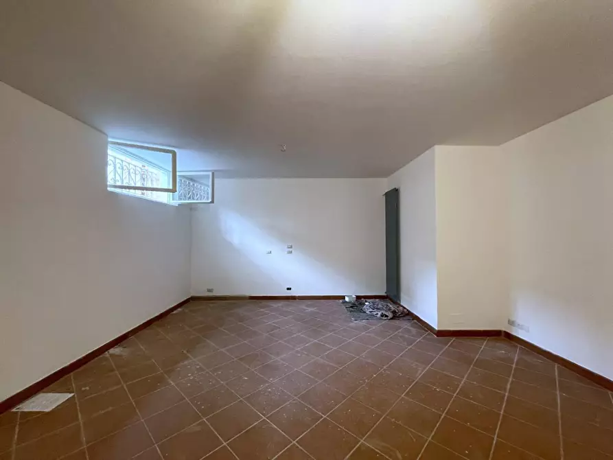 Immagine 86 di Villa in vendita  a Camaiore