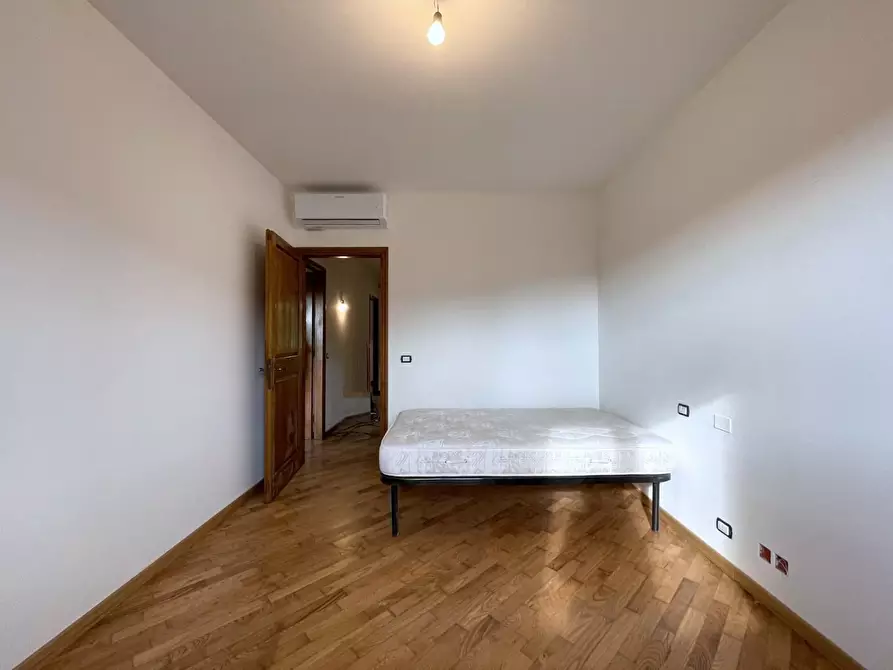 Immagine 78 di Villa in vendita  a Camaiore