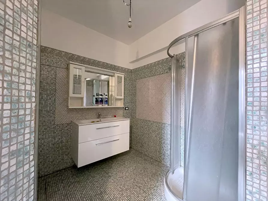 Immagine 67 di Villa in vendita  a Camaiore