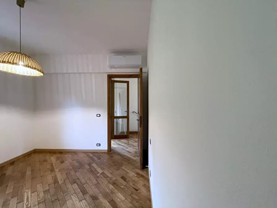 Immagine 62 di Villa in vendita  a Camaiore