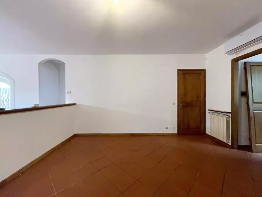 Immagine 24 di Villa in vendita  a Camaiore