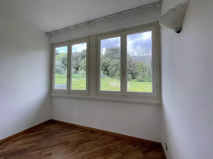 Immagine 54 di Villa in vendita  a Camaiore