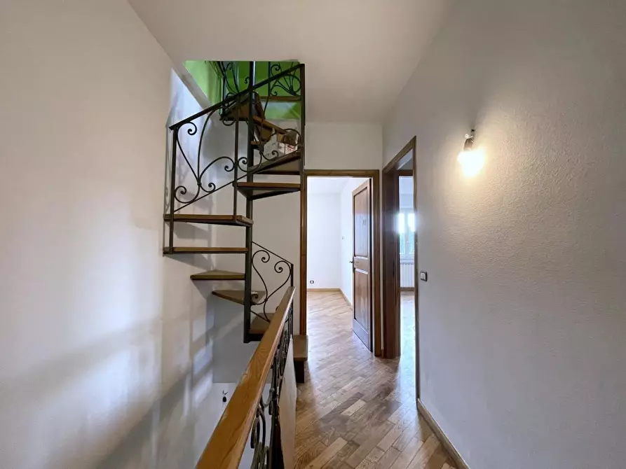 Immagine 63 di Villa in vendita  a Camaiore