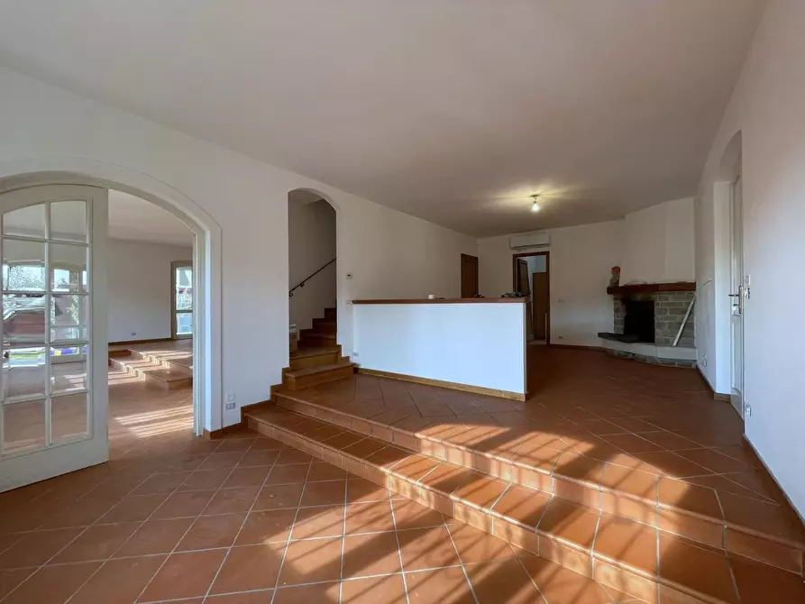 Immagine 21 di Villa in vendita  a Camaiore