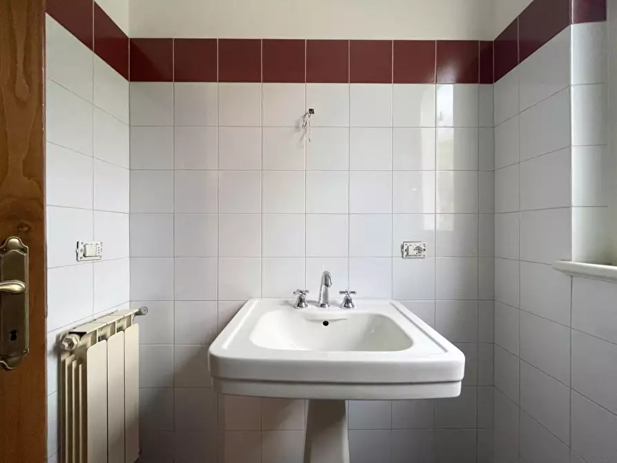 Immagine 28 di Villa in vendita  a Camaiore