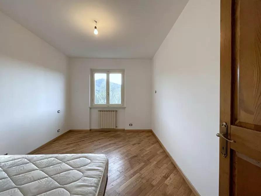 Immagine 75 di Villa in vendita  a Camaiore