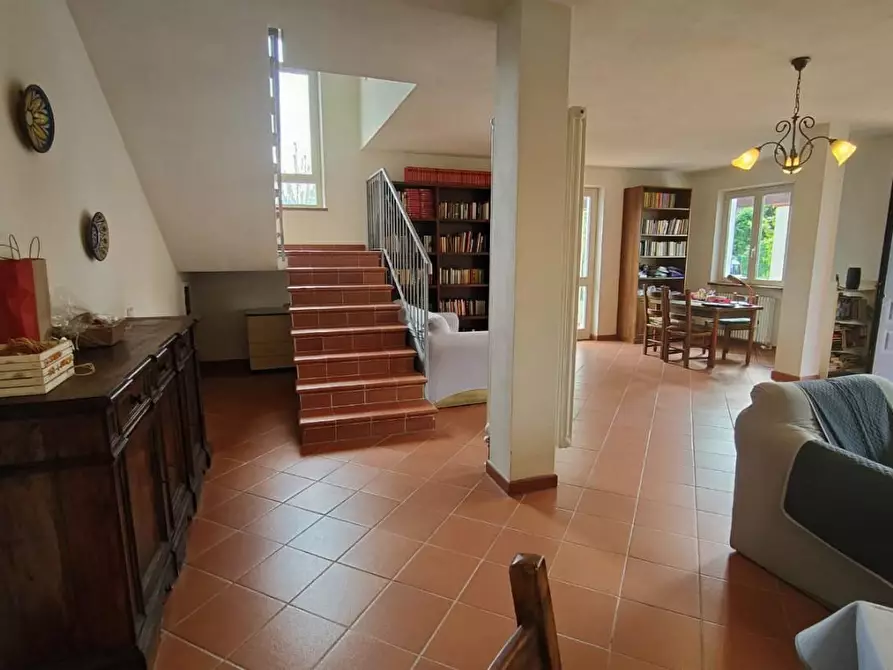 Immagine 1 di Villa in vendita  a Seravezza