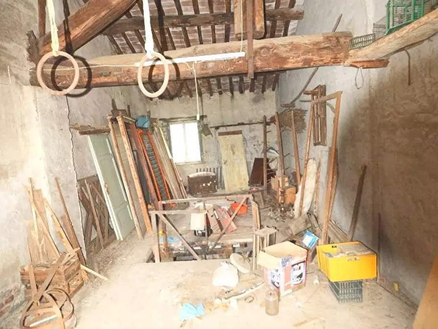 Immagine 18 di Deposito in vendita  a Capannori